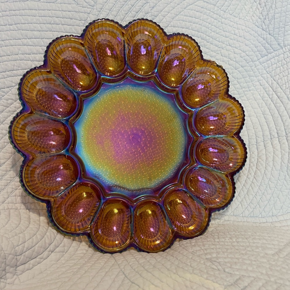 Anti-carnival glass egg server